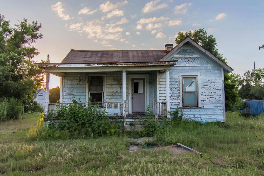 "Desperate seller asking, Selling a House in Poor Condition for quick cash."