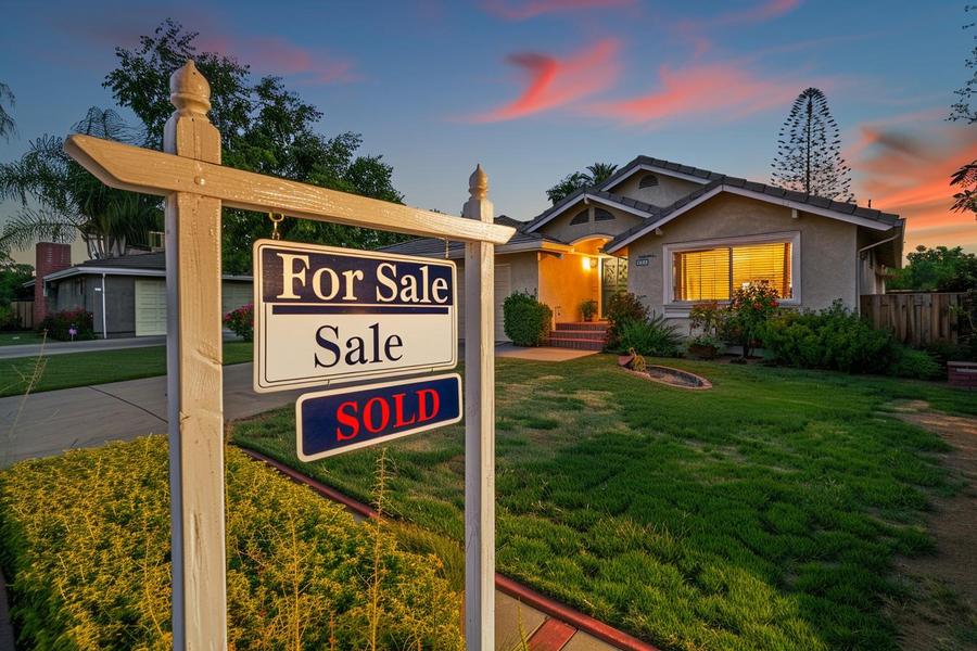 "Preparing to sell my house fast in Bakersfield - sleek, inviting interior."