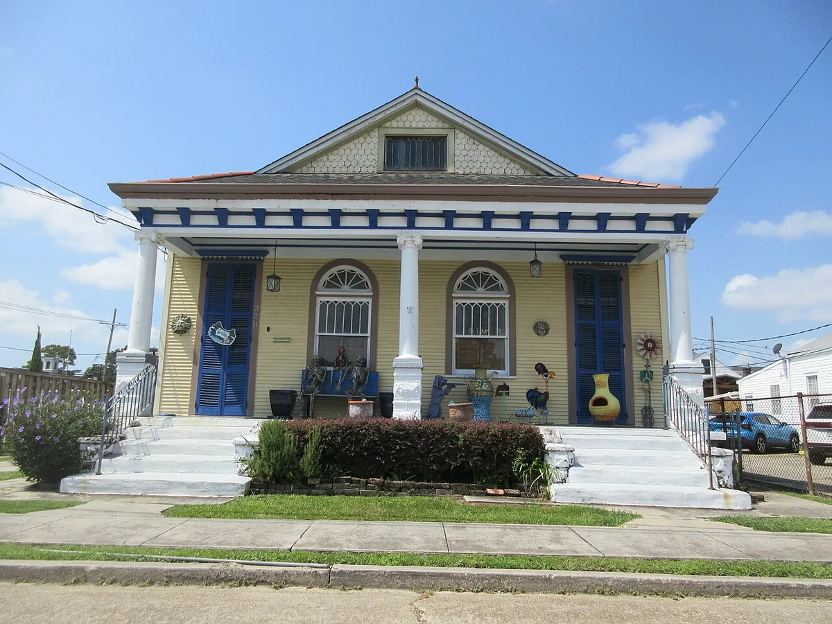 Home in the Gretna, LA area