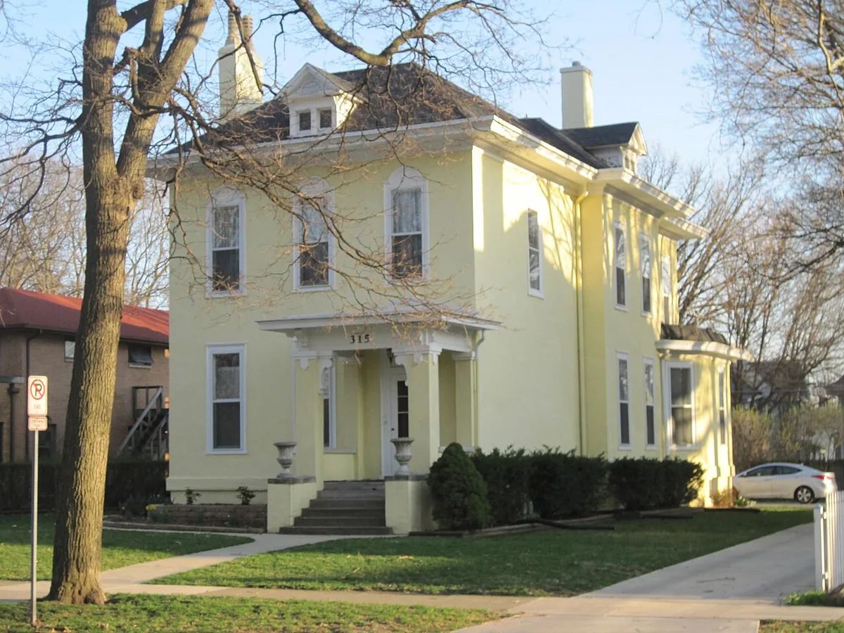 Home in the Bloomington, IL area