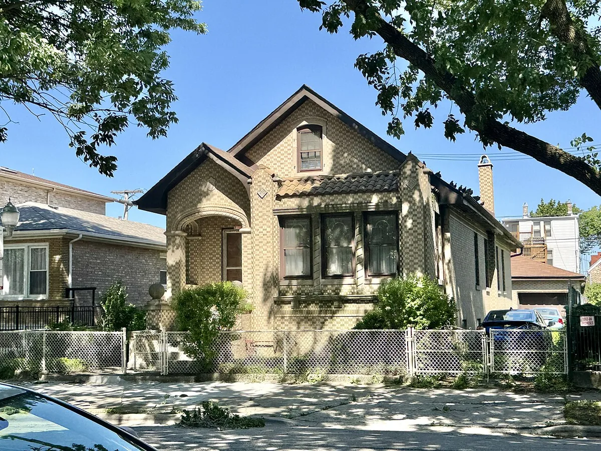 A brick house in Illinois