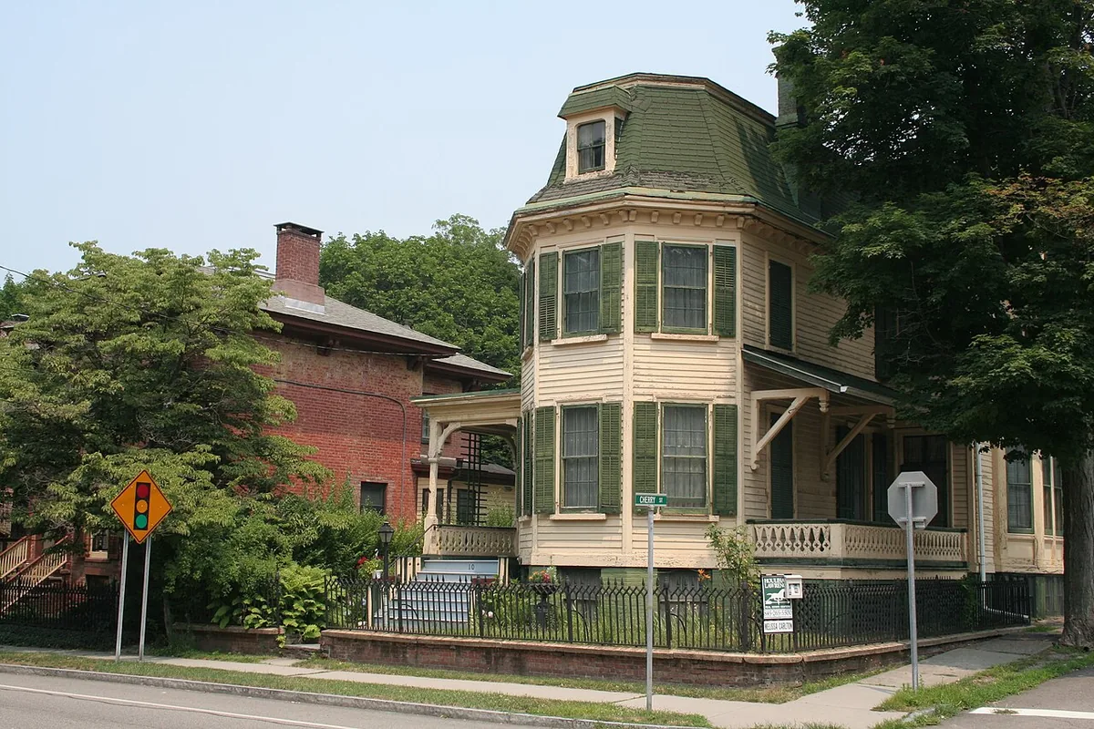 A yellow frame house in New York