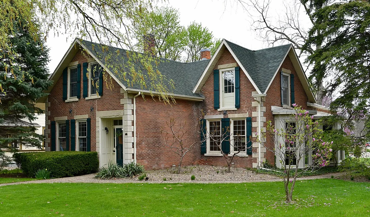 Home in the Pella, IA area