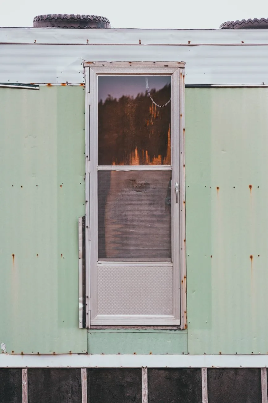 How to Sell a Mobile Home for Cash (and Why the Land Matters)