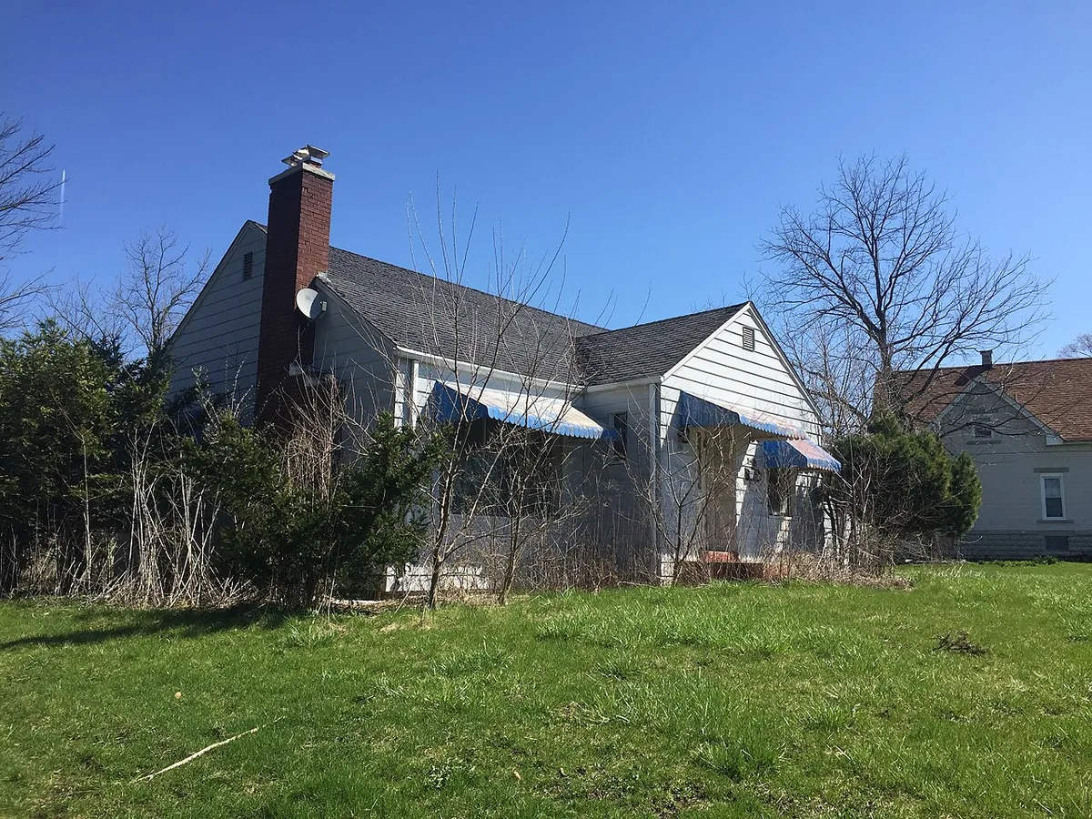 A white frame house in Illinois
