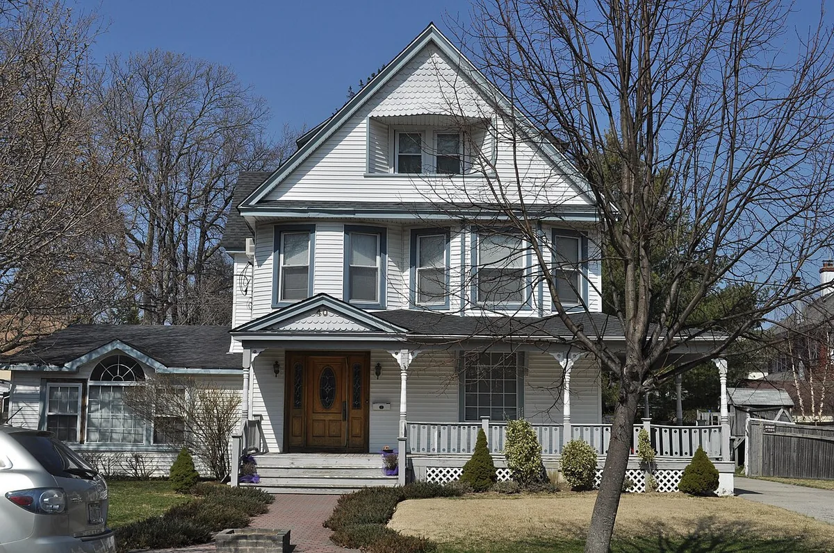 A white frame house in New York